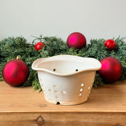 Berry Bowl - Linen