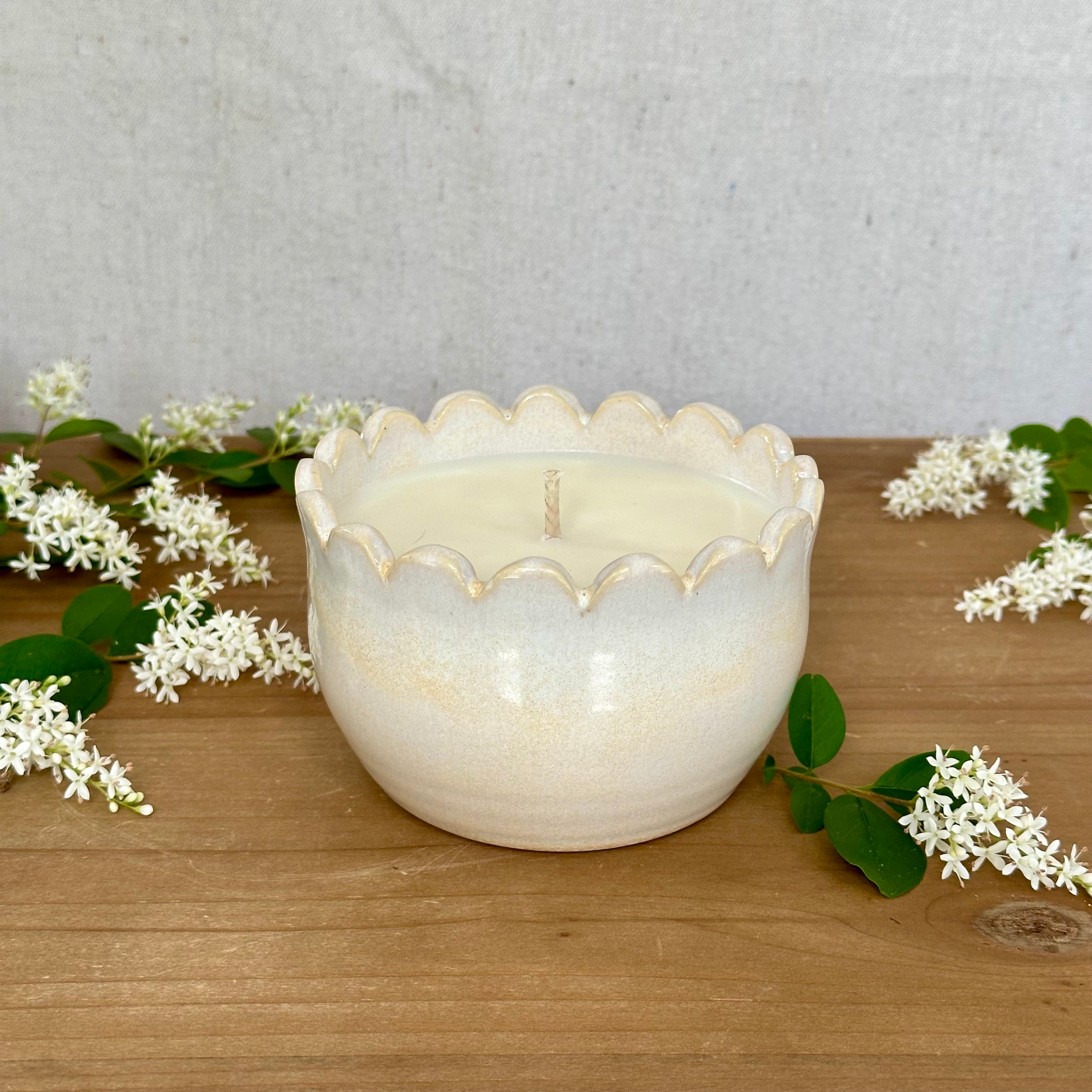Heart Warmers Candle - Linen, Scalloped 12 oz. - Terra