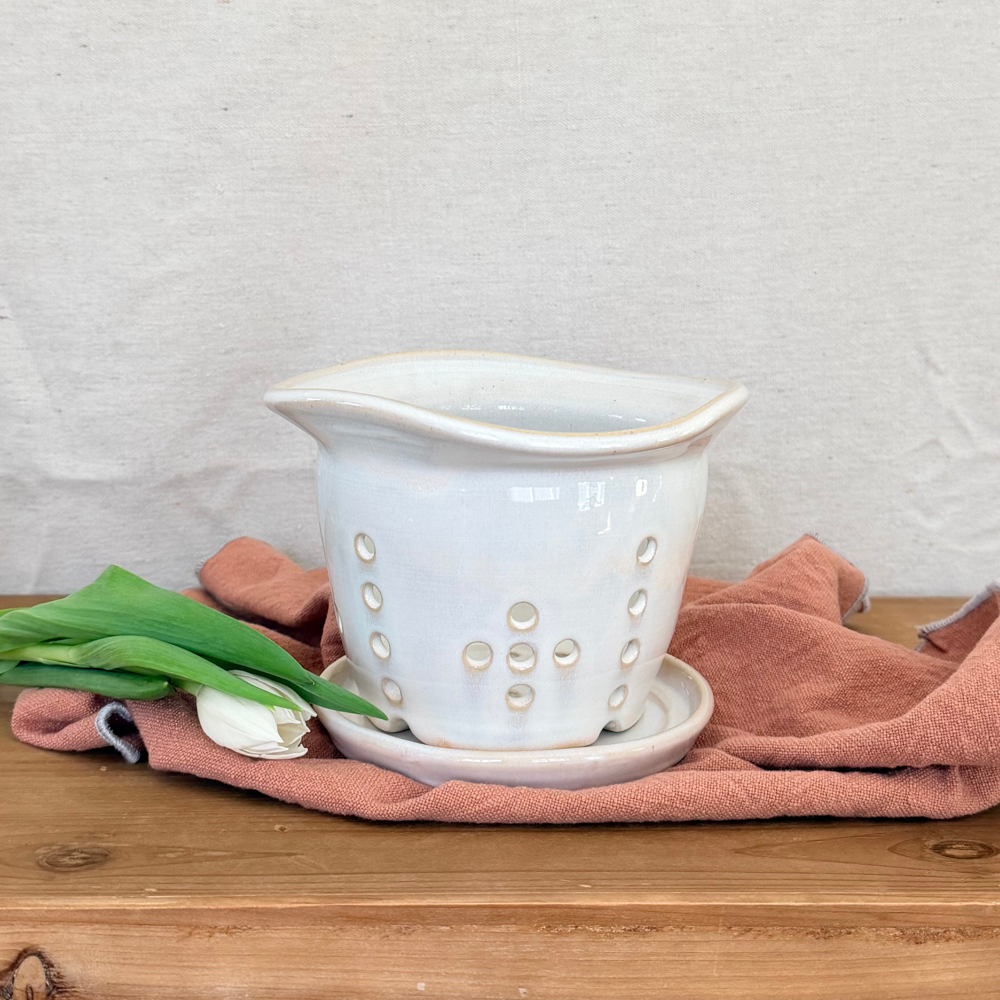 Berry Bowl with Drip Dish - White