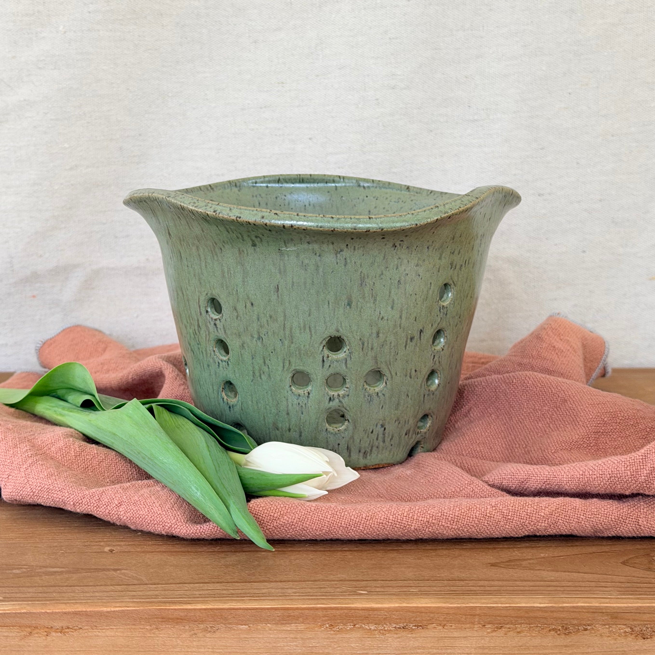 Berry Bowl - Sage Green