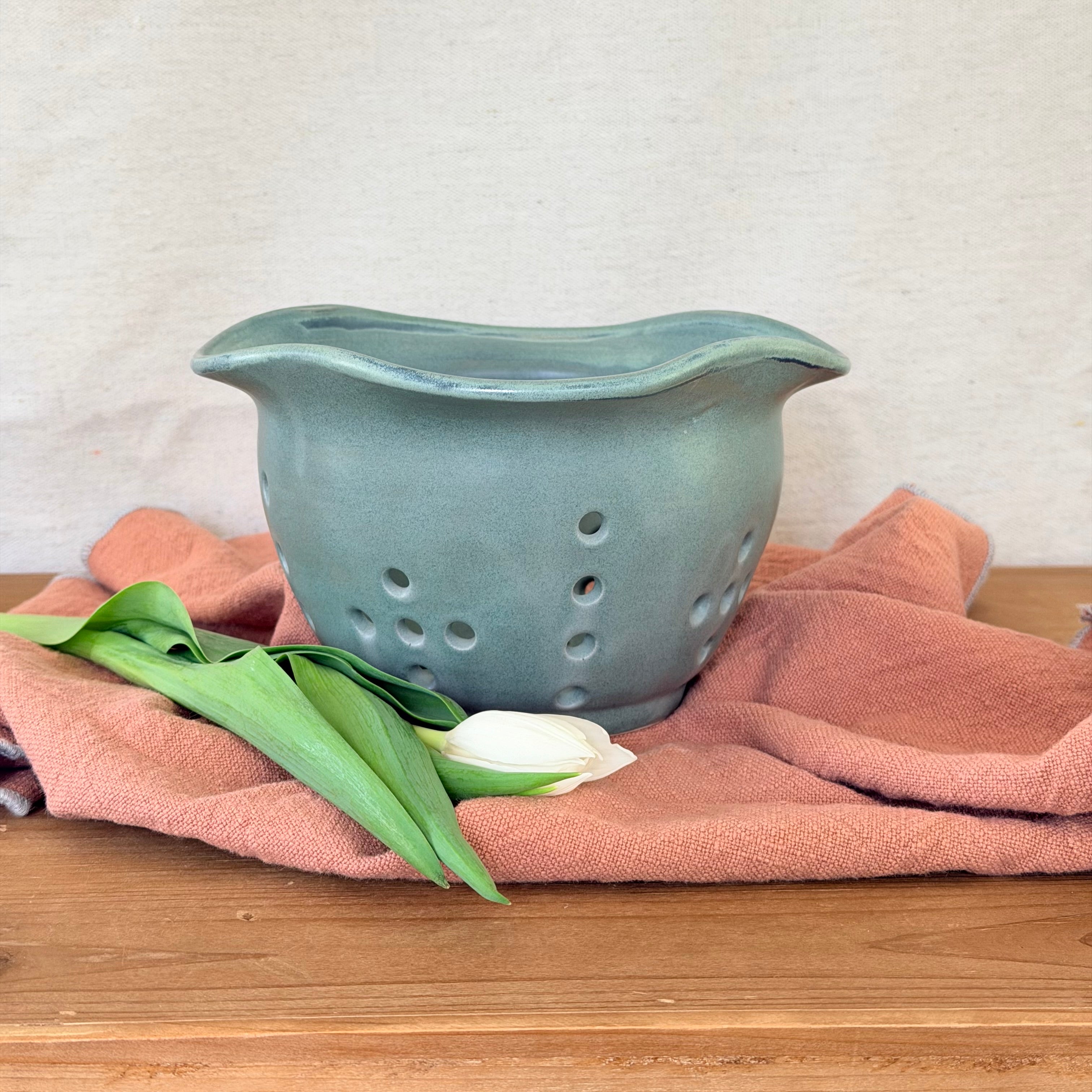 Berry Bowl - Aqua
