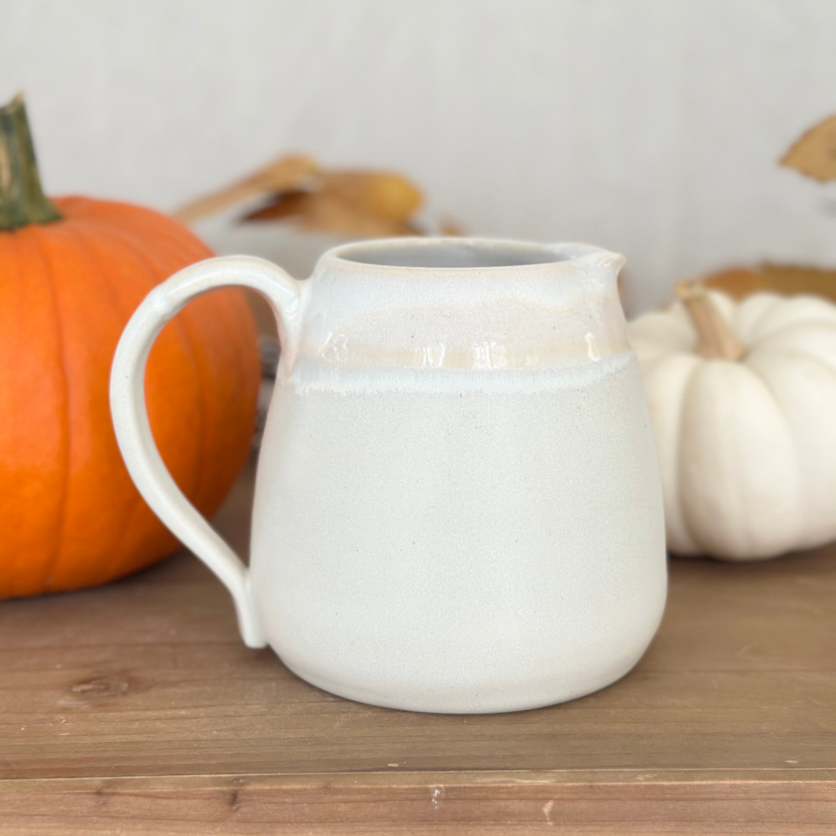 Pitcher (Sm): Linen