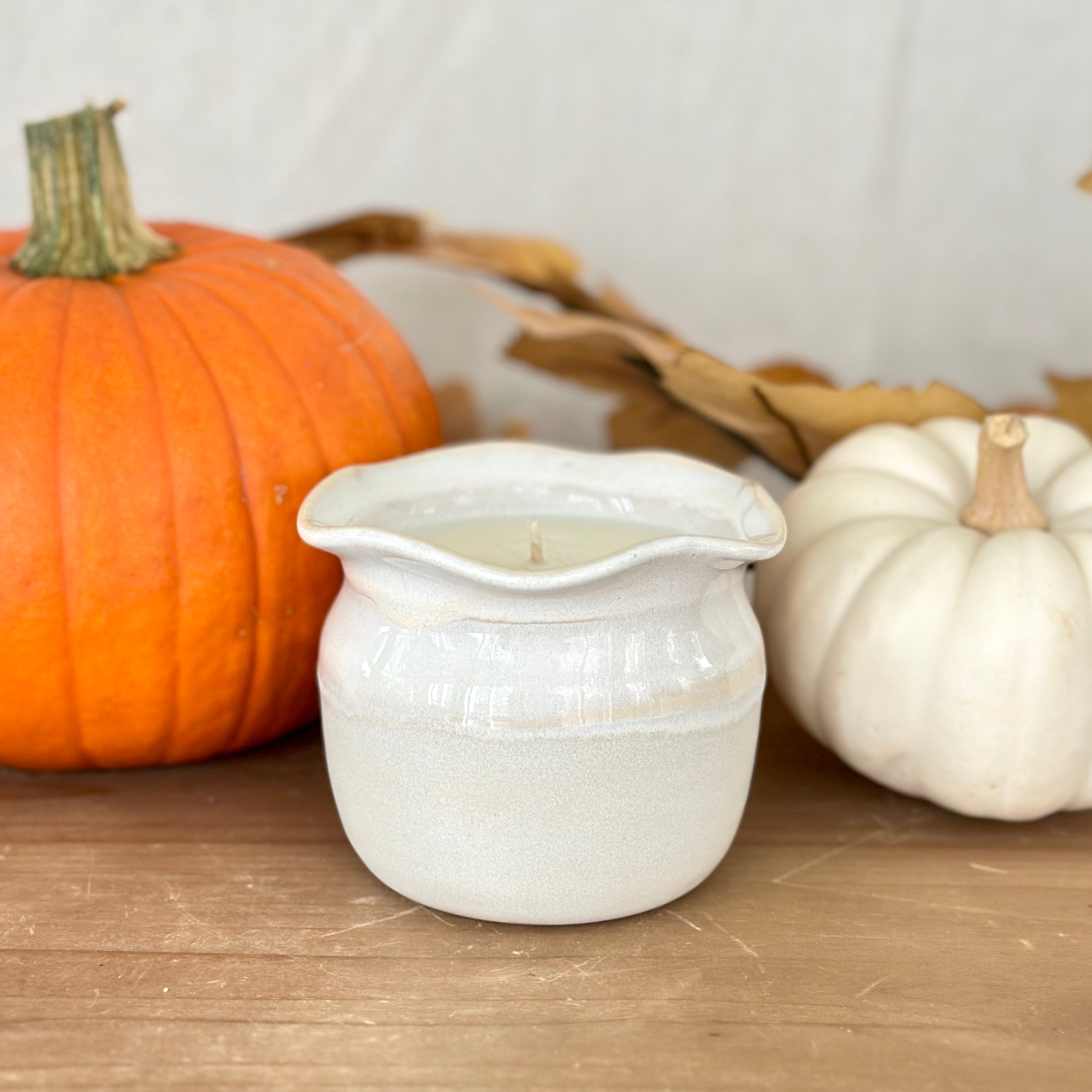 Heart Warmers Candle (Ruffle): Linen, 12 oz.